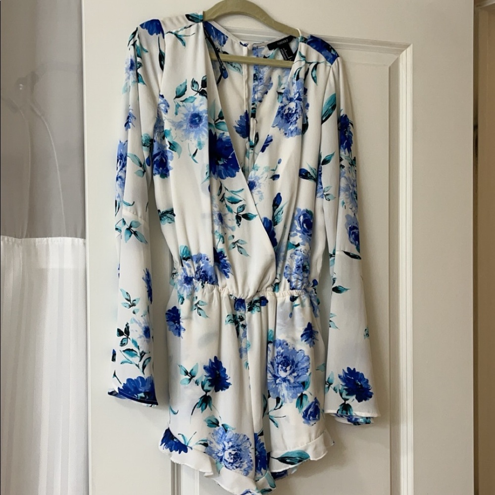 Blue & white floral romper, size Small